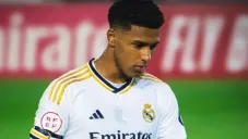 Vinícius Tobias se tatúa nombre de su hija y se entera que no era el padre biólogico