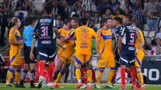 ¡Polémica en el Clásico Regio! Expertos y afición reclaman posible penalti a favor de Tigres