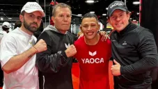 Ronaldo 'Lazy Boy' Rodríguez entrena boxeo con Julio César Chávez