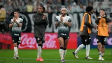 Corinthians señala insultos racistas de afición de Racing en Copa Sudamericana