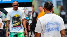 Lewis Hamilton arriba al GP de Brasil con playera en honor a Ayrton Senna