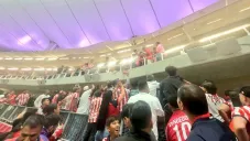 Alan Pulido en el Akron