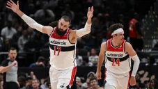 Eduardo Nájera critica decisión de incluir a Wizards al juego de NBA en México