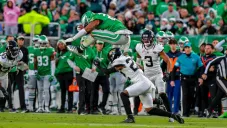 ¡Impresionante! Saquon Barkley elude a defensivo con espectacular salto de espalda