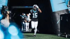 Cowboys adquieren a Jonathan Mingo, receptor abierto de los Panthers