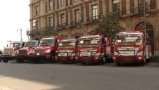 Gobierno de CDMX entrega 11 unidades nuevas al Heroico Cuerpo de Bomberos