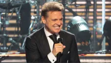 Luis Miguel invitó a mujer a su concierto