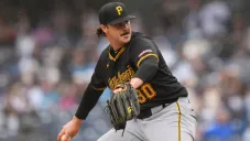 Piratas ofrecen abonos y más a cambio de una tarjeta única de béisbol de Paul Skenes
