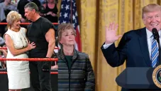 Donald Trump junto a Linda McMahon