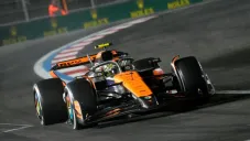 Lando Norris cree que pudo darle mejor batalla a Verstappen