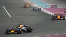 Error de Lando Norris alarga lucha entre McLaren y Ferrari