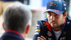 Checo Pérez se &quot;reunió&quot; con Horner y Marko