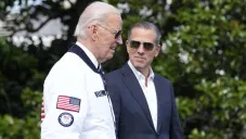 El Presidente Joe Biden indulta a su hijo para evitar que pise la cárcel