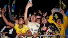 La afición s le llevó serenata al América en Puebla