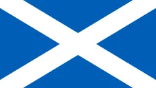 ¿Qué jugadores mexicanos han jugado en el futbol de Escocia?