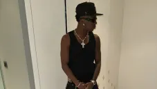 Vinicius es captado como copiloto de un avión