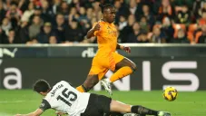 Vinicius lanza seña de irse a Segunda División a afición del Valencia; le responden &quot;tonto, tonto&quot;