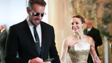 Dax Shepard fue captado viendo el Vikings vs Lions