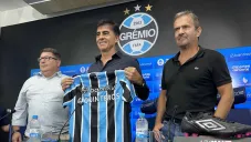 Gustavo Quinteros es presentado como el nuevo DT de Gremio