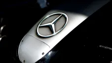 Mercedes se une a Adidas para la 2025