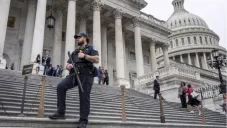 Hombre es detenido en el Capitolio el día de hoy