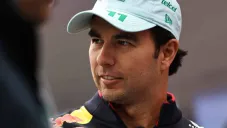 Papá de Checo Pérez comparte cómo vive el piloto lejos de la Fórmula 1