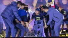 América durante festejos de Tricampeón: “A ching… a su mad… las Chivas”