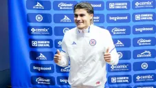 Romero durante su presentación con Cruz Azul