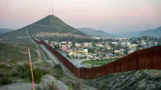 Estados Unidos desplegará mil 500 soldados a la frontera con México