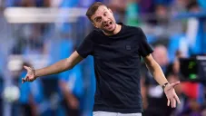 Anselmi llegó al aeropuerto de la CDMX con destino a Portugal en silencio y tratándose de esconder