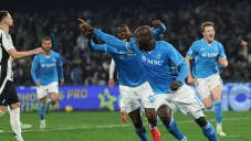 Napoli le quita invicto a la Juventus y se mantiene como líder de la Serie A