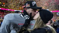 Taylor Swift y Travis Kelce festejaron el pase de Kansas City al Super Bowl
