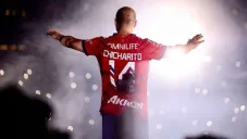 Esto es lo que gana Chicharito en Chivas