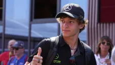 ¡Ya tiene su licencia! Kimi Antonelli ya puede manejar un auto de forma legal en vía pública