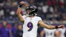 Tres masajistas más acusan a Tucker de los Ravens de conducta inapropiada