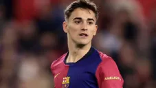 ¡Tremendo regalo! Gavi obsequió su jersey a un joven aficionado tras el triunfo en Sevilla