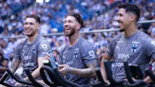 Aficionado de Rayados se tatúa firma