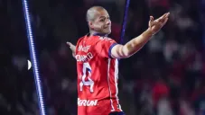 Chicharito durante su presentación con Chivas