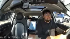 Conductor de Uber logró grabar el momento en que la mujer lo acusa