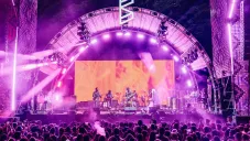 Ahorra energía que las bandas comienzas desde temprano y terminan en la madrugada.