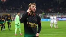 Santiago Giménez iguala histórico récord en Milan tras marcar sus primeros dos goles en Serie A