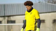 Aficionados en Portugal explotan contra Memo Ochoa tras graves errores con AVS