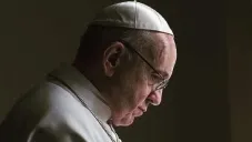 Por el momento no se contempla dar de alta la líder católico.