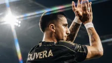 Kike Olivera revela que Marcelo Bielsa le pidió que saliera de la MLS