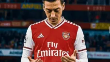 Mesut Özil se olvida del futbol