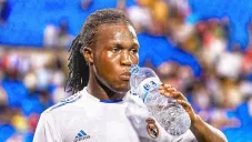 Royston Drenthe, ex del Real Madrid: &quot;Messi me llamó negr... de mie...&quot;