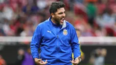 Chivas nombra a José Meléndez como entrenador interino, saldrá al banquillo ante Pumas