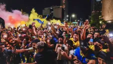 ¡Como en casa! América recibe espectacular serenata en Guadalajara