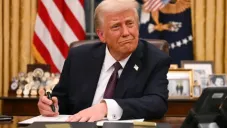 Trump firma proclamación a las mujeres estadounidenses