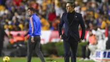 Carlos Hermosillo ataca